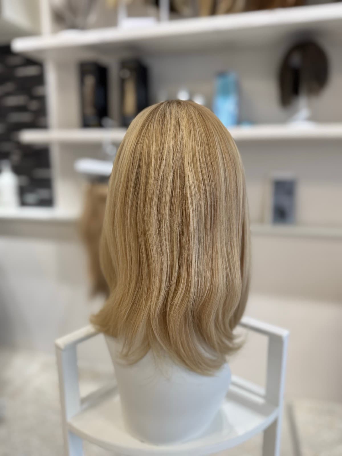 Wavy Medium Blonde Wig