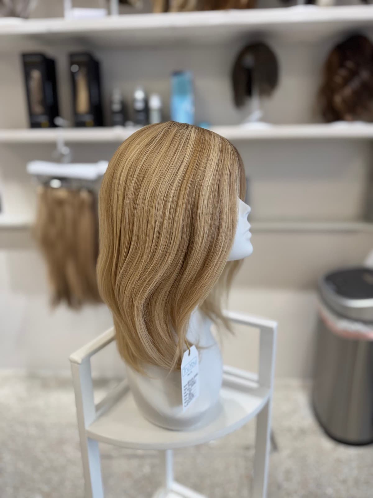 Wavy Medium Blonde Wig